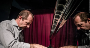 Atelier Musicale: il trio di Umberto Petrin rilegge gli Chic in chiave jazz sabato 25 novembre alla Camera del Lavoro di Milano Umbertp Pterin