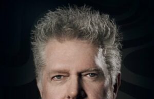 John “JR” Robinson celebra 50 Anni di carriera con la pubblicazione del suo libro “King of the Groove”